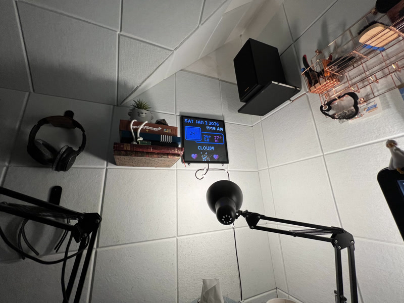 Divoom Pixoo-64 displaying weather